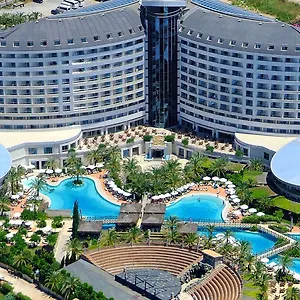 Resort Royal Wings *****